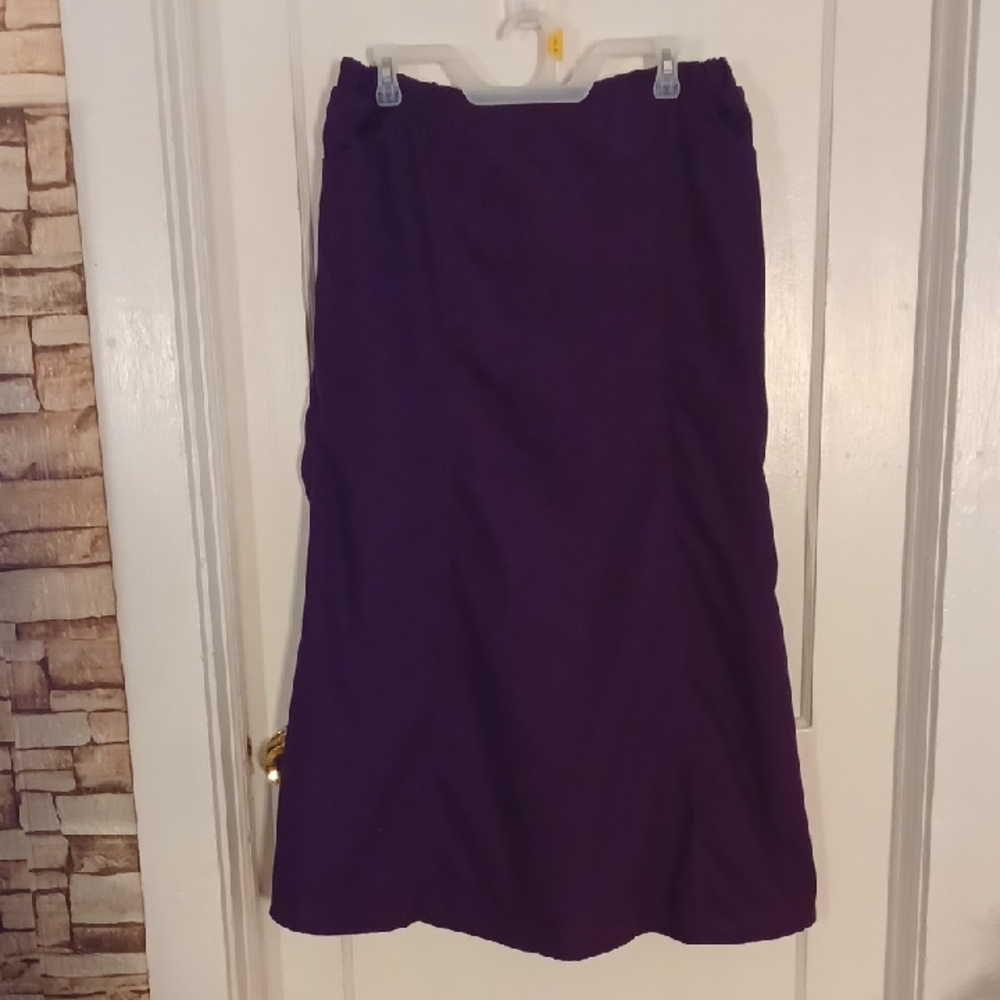 Butter-Soft Scrub  Maxi Skirt in Deep Purple Large